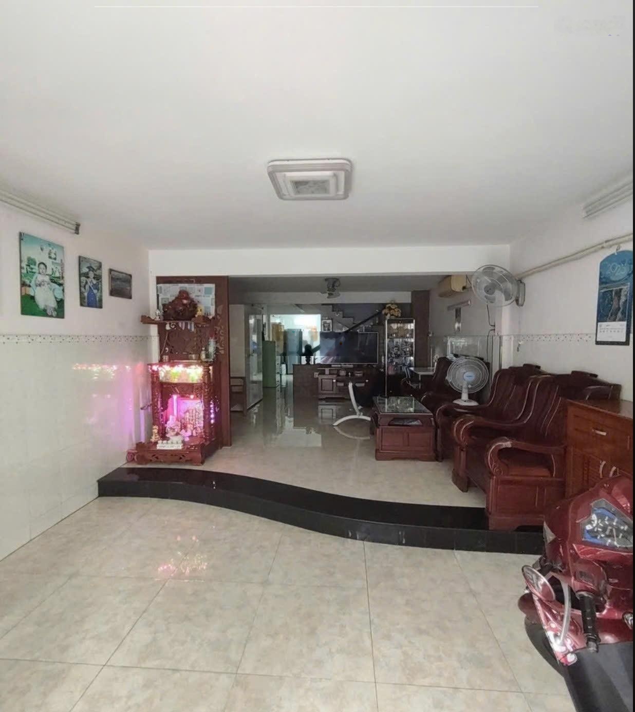 HXH ngủ nhà trung tâm Q6, 2 tầng BTCT, CN 61m2, 3 PN, ngang 4,6 m, 50m ra MT - Chỉ nhỉnh 6 tỷ