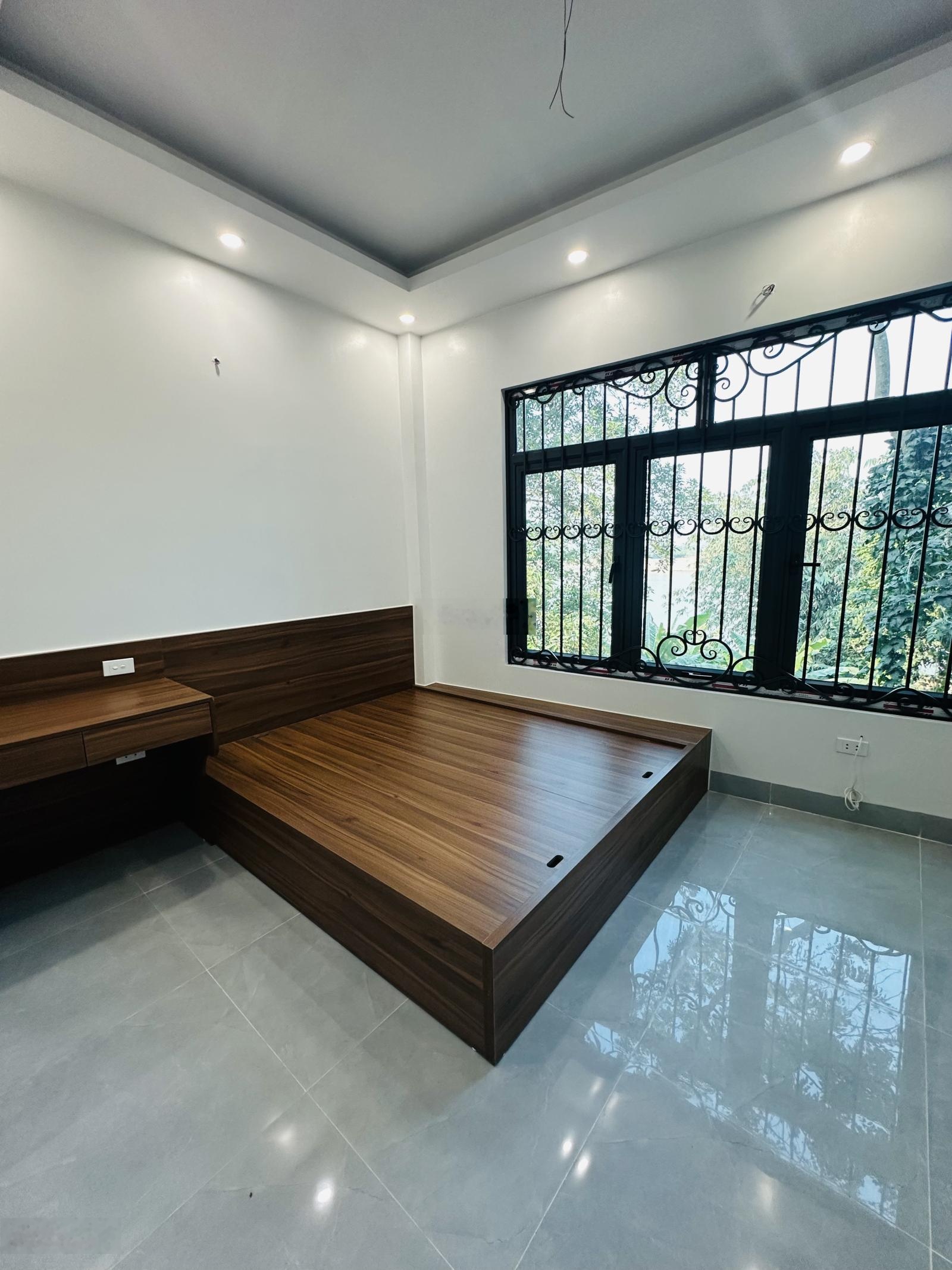 Lô góc! Nhà dòng tiền Nguyễn Khoái, đón đầu tương lai dự án sông Hồng, gần oto, ngõ ba gác, 44m2x5T