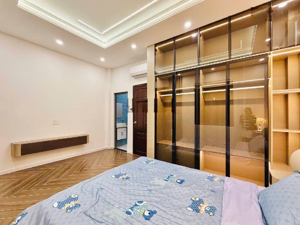 8.8 tỷ, nhà 4 tầng, ngang 5m, hẻm xe tải 10m trước nhà, gần đường Phạm Văn Chiêu, chợ Thạch Đà