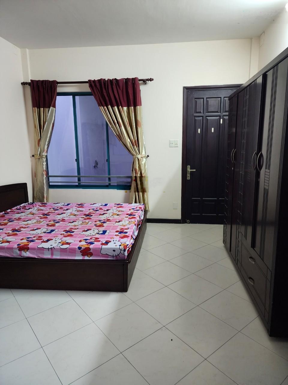 Phòng trọ cho thuê gần sân bay. Full nội thất, có ban công