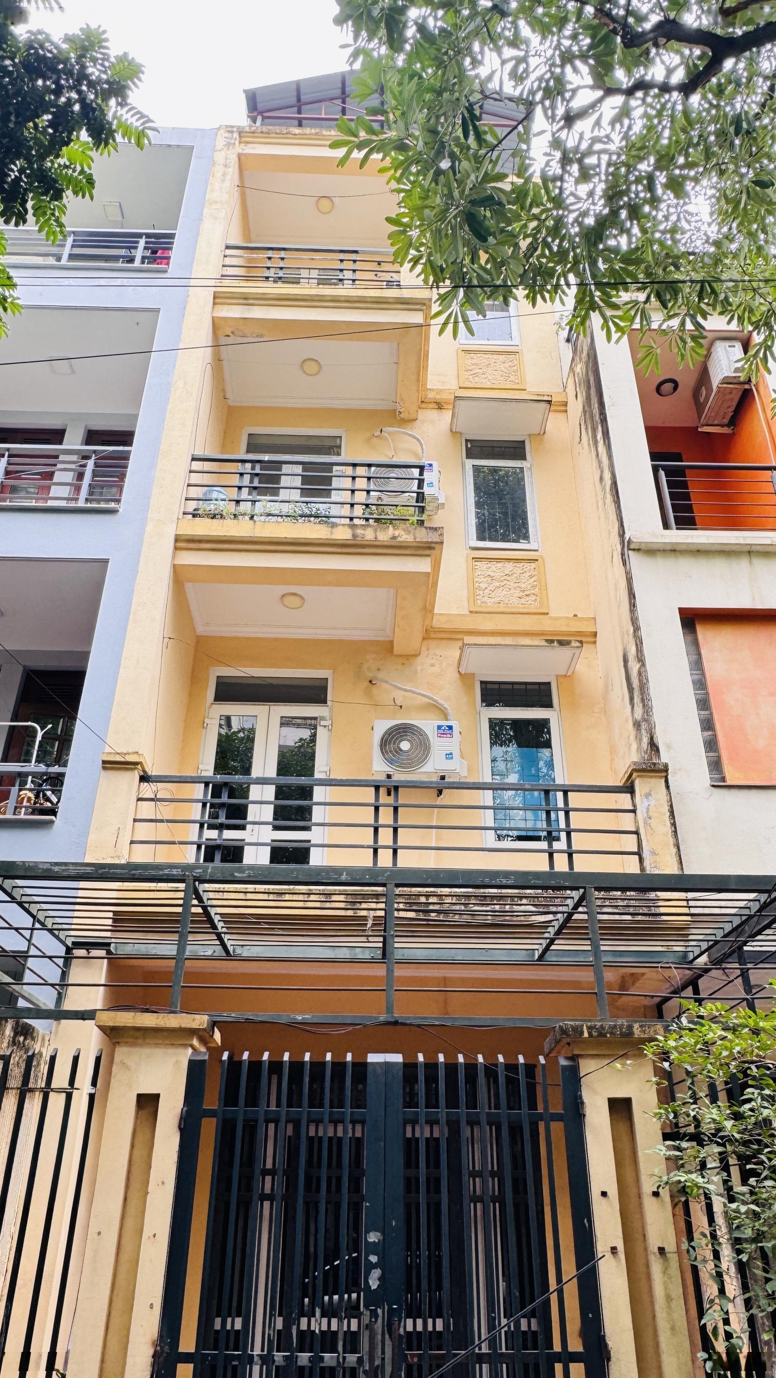 Chính chủ tôi cần thanh khoản trước tết TT18 KĐT văn Quán. DT 85m2, 5T, MT 4,5m. Giá mong muốn 22tỷ