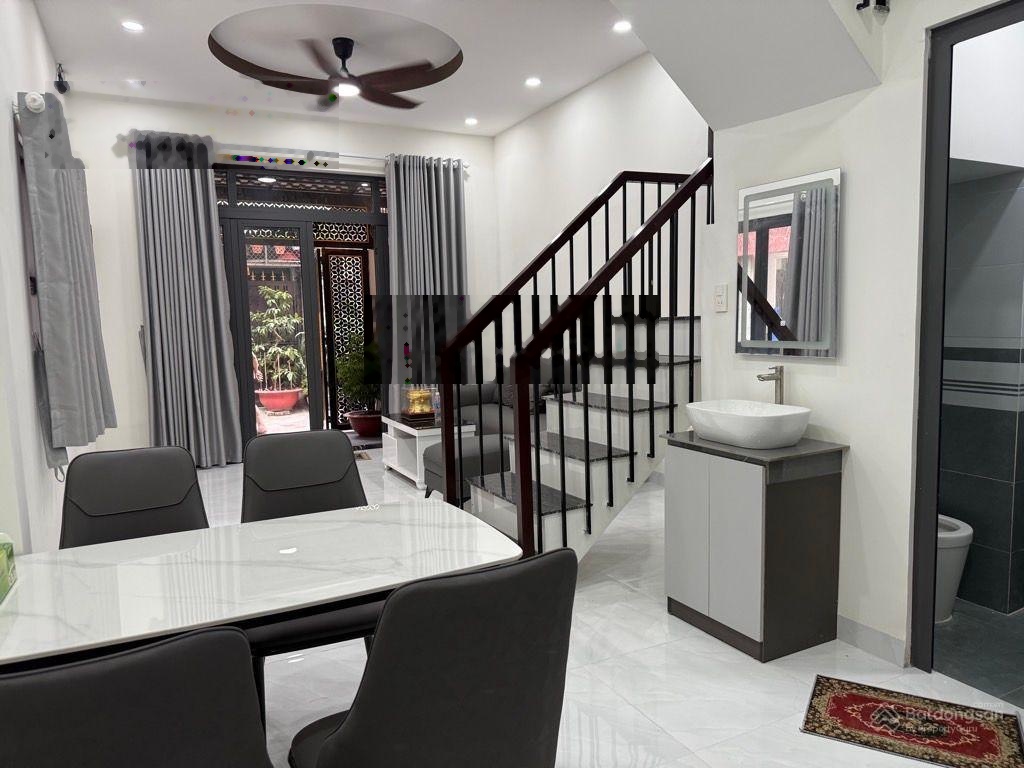 Chế lan viên ,dt 4*15 , 2 tầng xe hơi đậu nhà ,hẻm thông thoáng ,nội thất xịn xò ,chỉ nhỉnh 5 tỷ