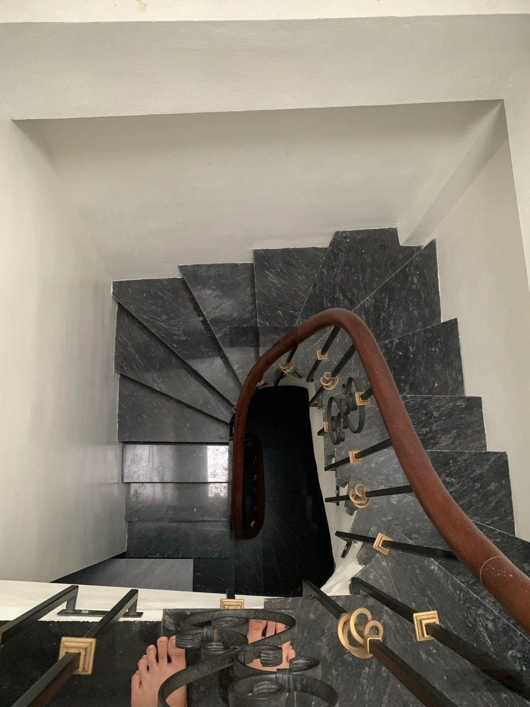 Bán nhà 5 tầng lô góc ở mậu lương - thang máy - ô tô qua - mặt tiền 4.1m2 - chỉ nhỉnh 8 tỷ