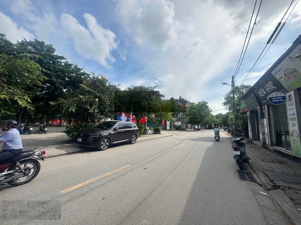 Siêu phẩm ngọc lâm - thông hồng tiến - vỉa hè đá bóng - kinh doanh đỉnh cao