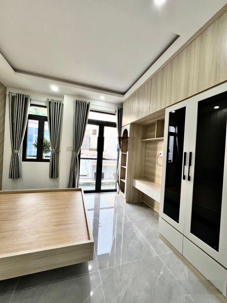 Bán nhà 5 tầng, thang máy- gần aeon mall tân phú.