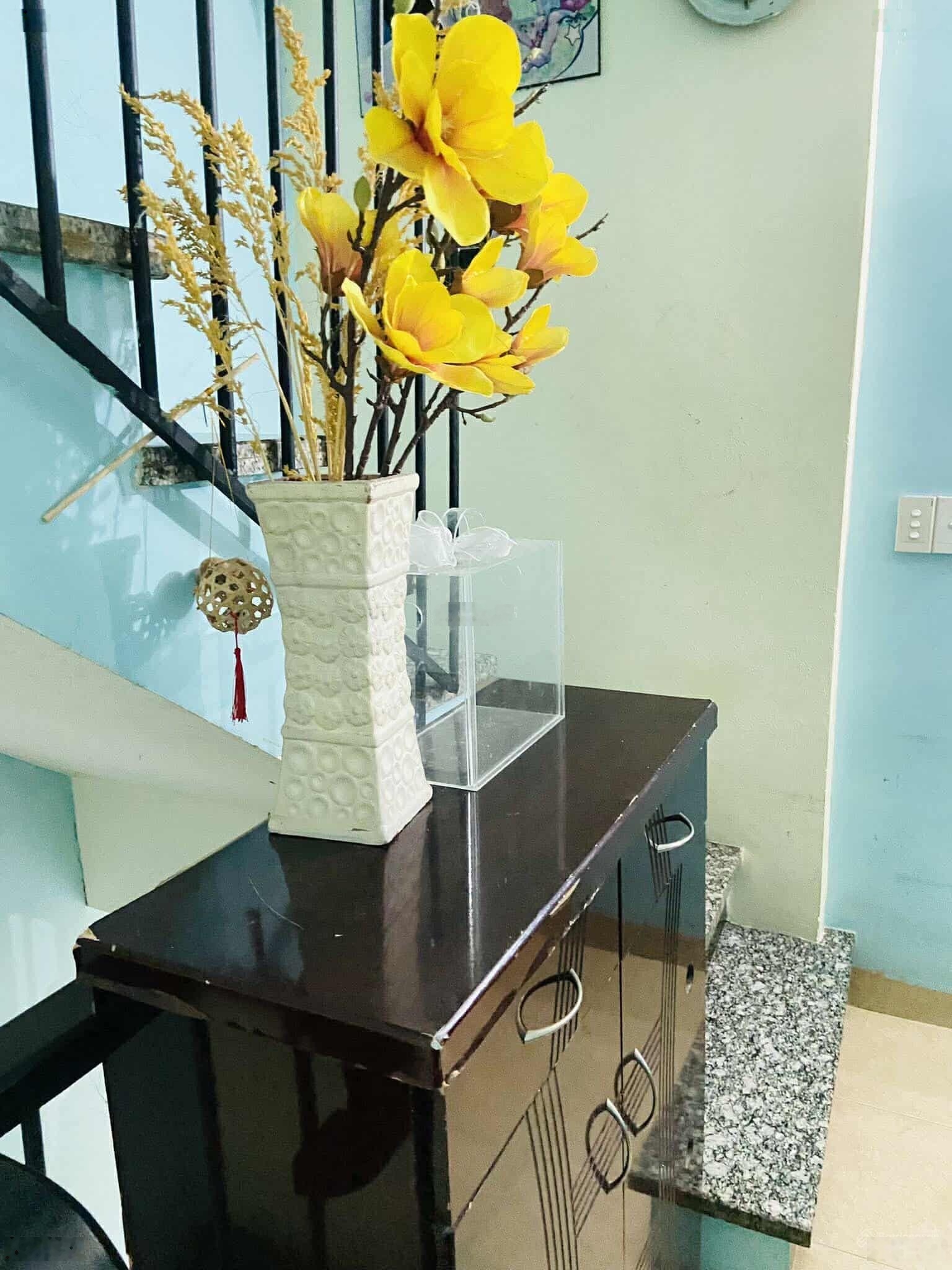 Xe hơi đỗ cửa - 4 tầng BTCT - P9 - Quận 10 - 39m2 - Sát mặt tiền - Sổ vuông A4 - Nhỉnh 8 tỷ