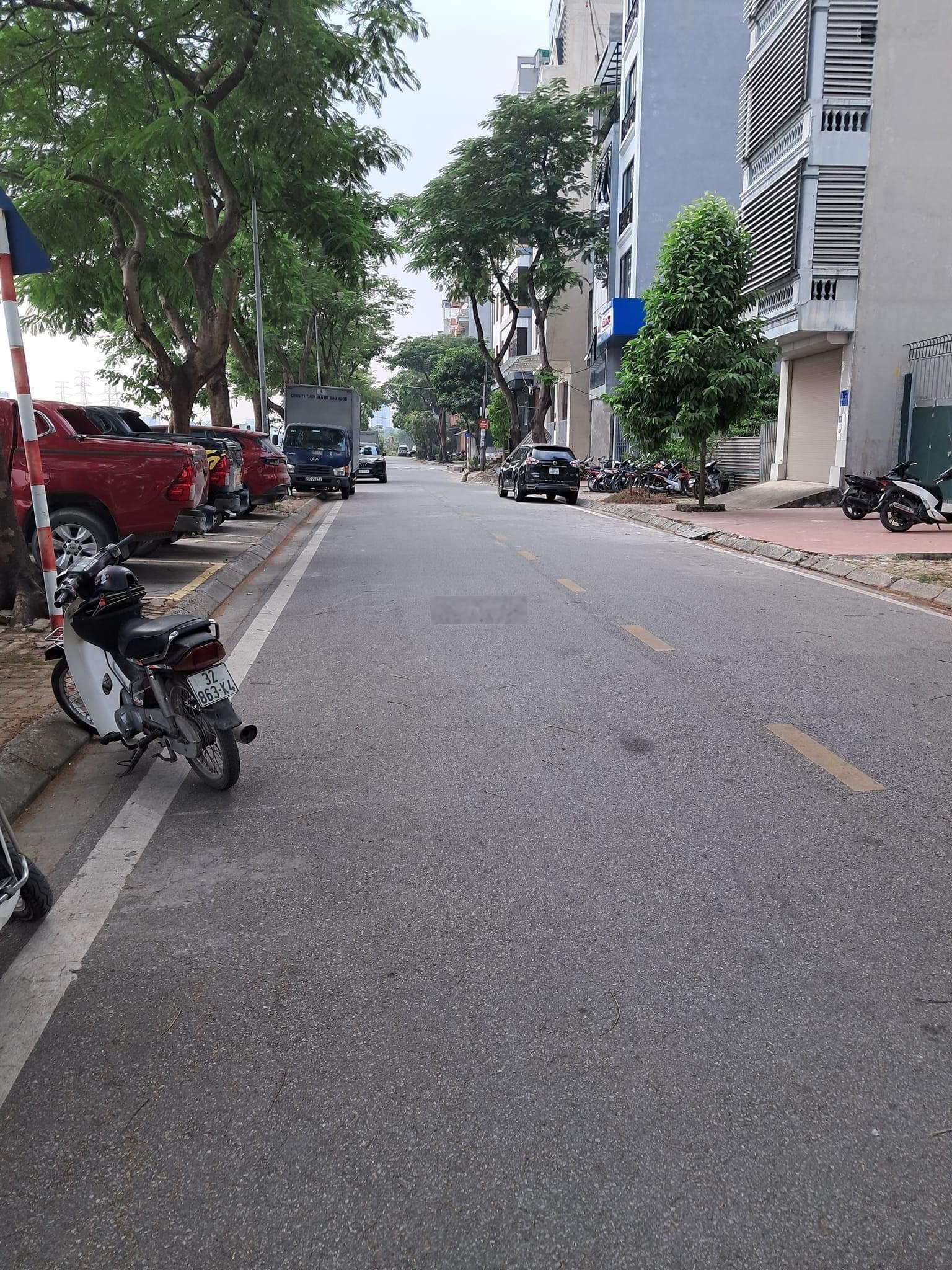 Bán nhà X2A - Yên Sở, 100m2 x 7 tầng thang máy, căn góc thoáng, vỉa hè ô tô tránh, view hồ, 28.x tỷ