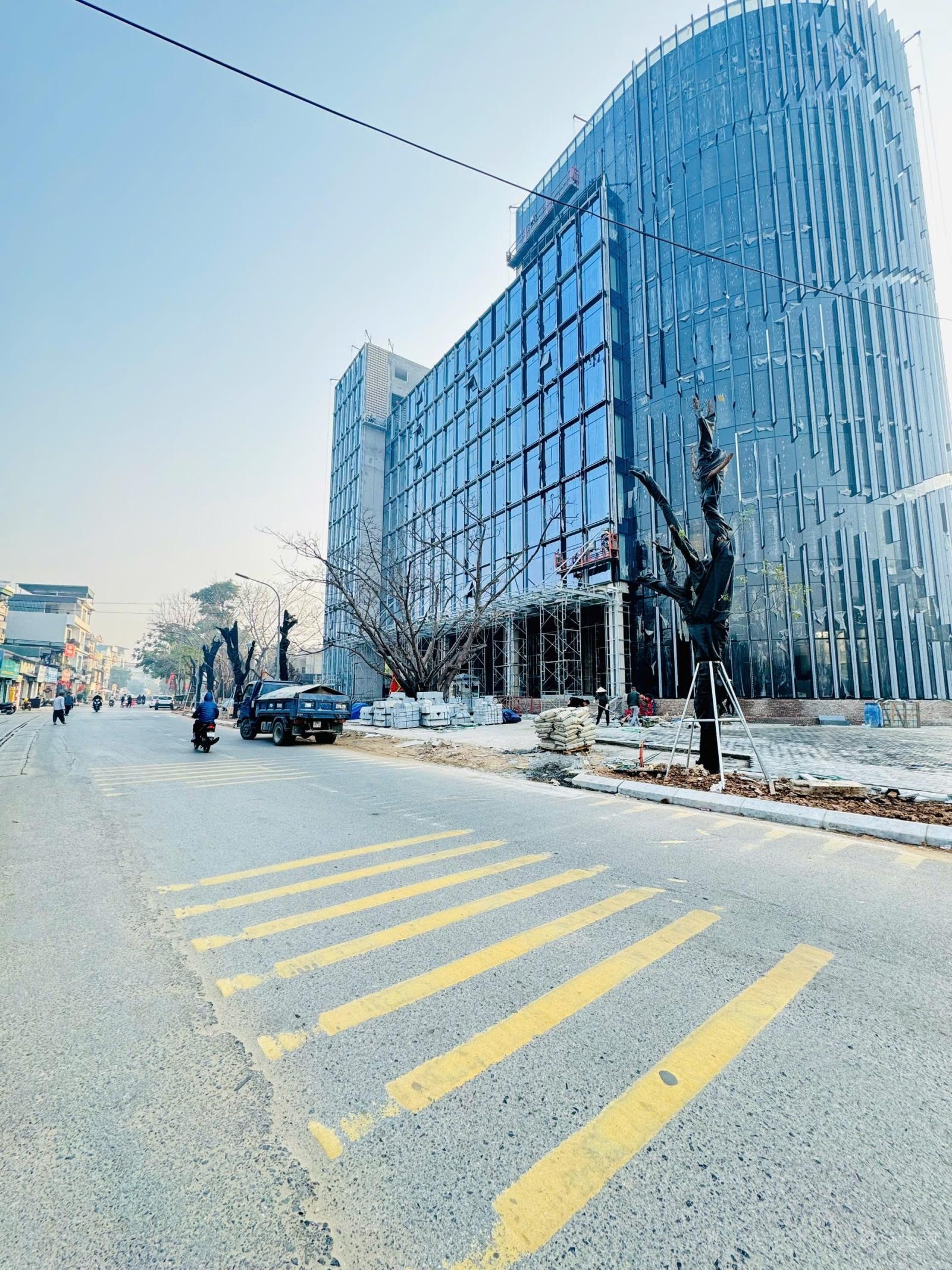 Bán lô đất lô góc hai mặt thoáng Việt Hưng - Long Biên