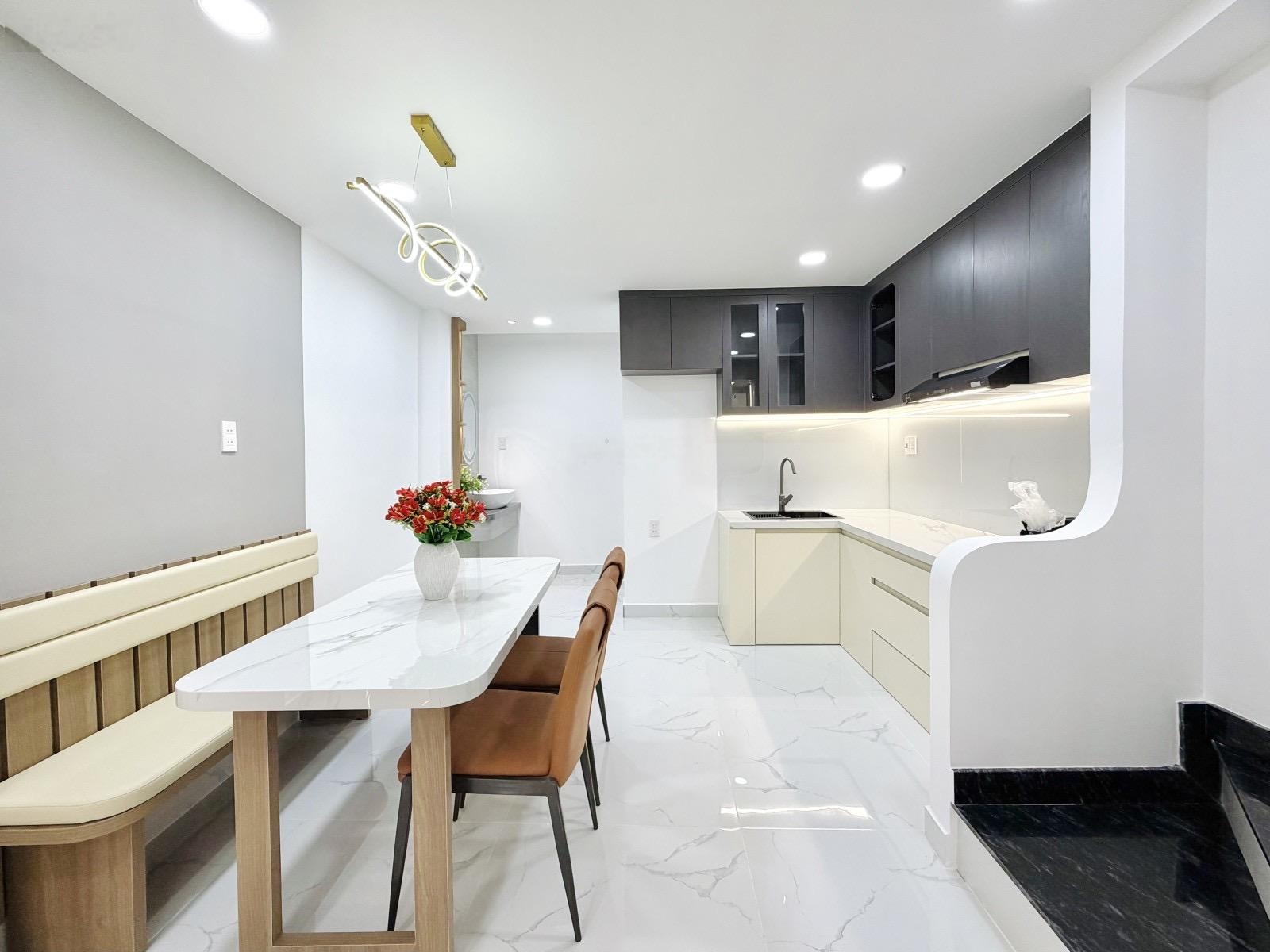 Nhà đẹp 5 tầng - P9 Phú Nhuận - 6 PN, 1 phòng thư giãn - 36m2 (3.6x10) A4 - 1 căn ra hẻm xe tải