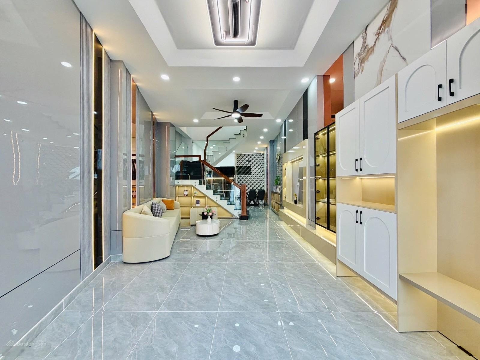 Bán nhà mặt tiền P.12, Gò Vấp - nở hậu tài lộc - kinh doanh vip pro giá chỉ 6.95 tỷ