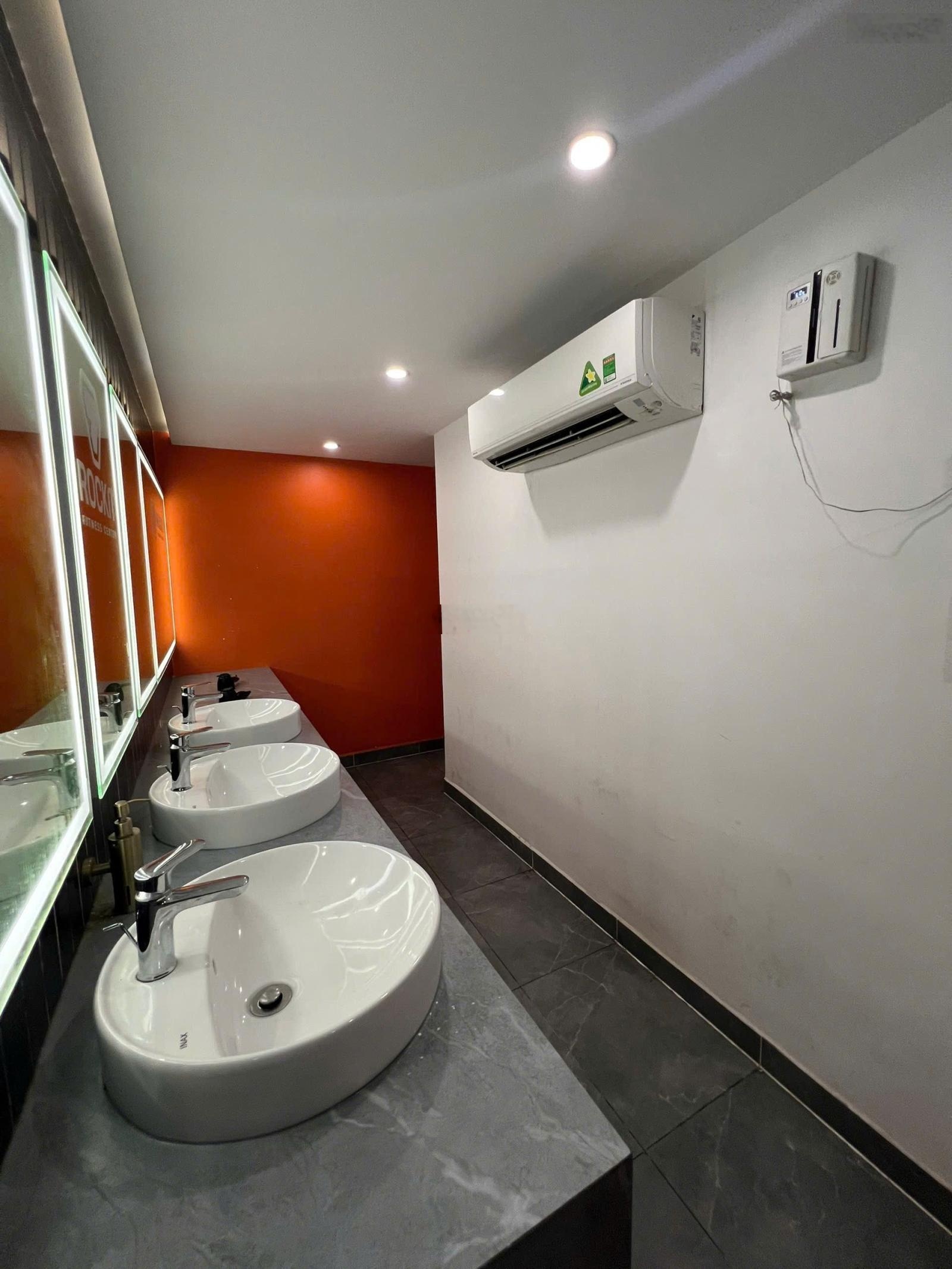 Tòa Đẹp mới Ngang 12m 10 lầu 1400m2 TM Pccc 24 Đinh Bộ Lĩnh