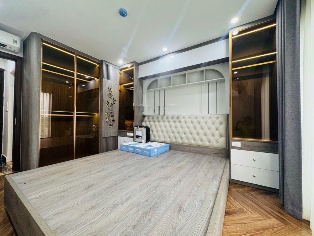 Nhà đẹp chính chủ, view hồ Linh Đàm, 35m2, 6 tầng, thang máy, ô tô dừng đỗ, chỉ hơn 9 tỷ