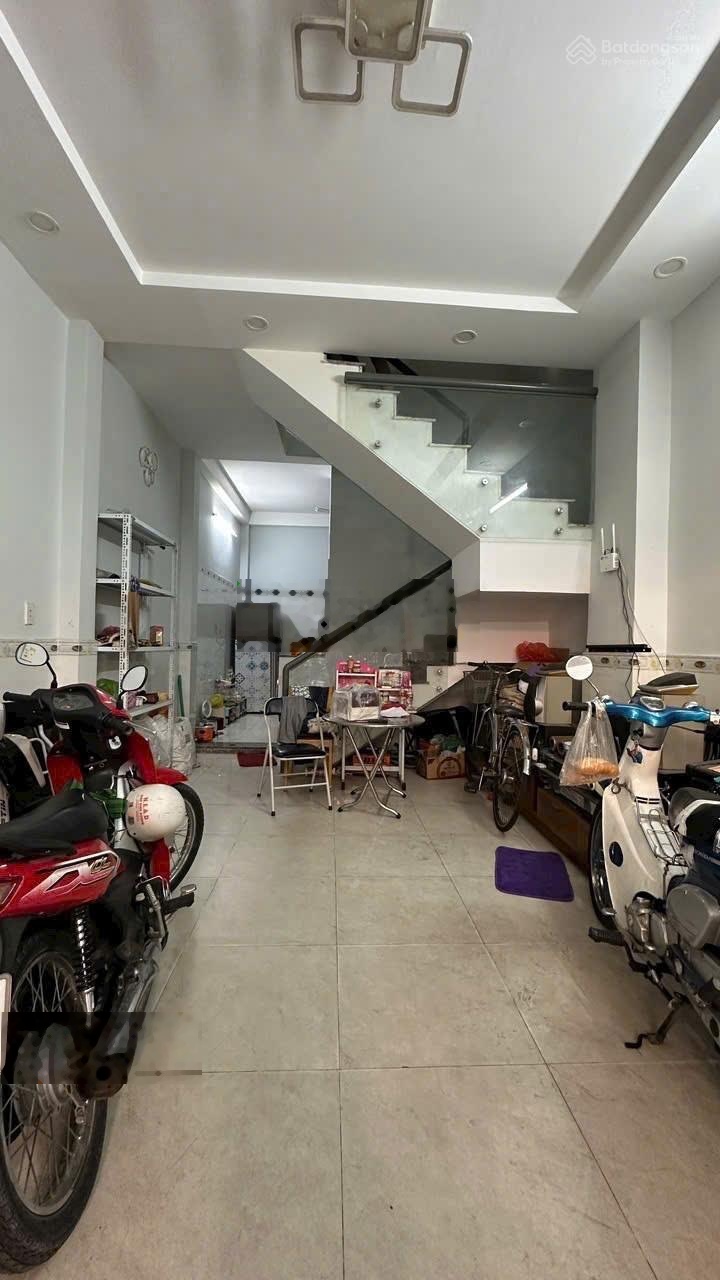 Bán Nhà Đường Lê trọng tấn P. Sơn kỳ quận Q.Tân Phú DT 4x12 đúc 1 trệt 2 lầu HXH