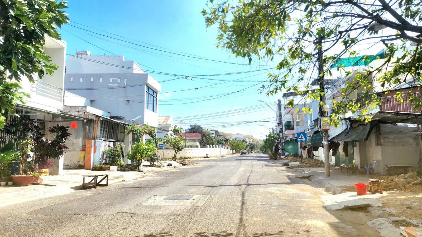 Bán đất mặt tiền Ngô Văn Sở TĐC Hòn Xện - Cách biển 700m - Chỉ 4,64 tỷ