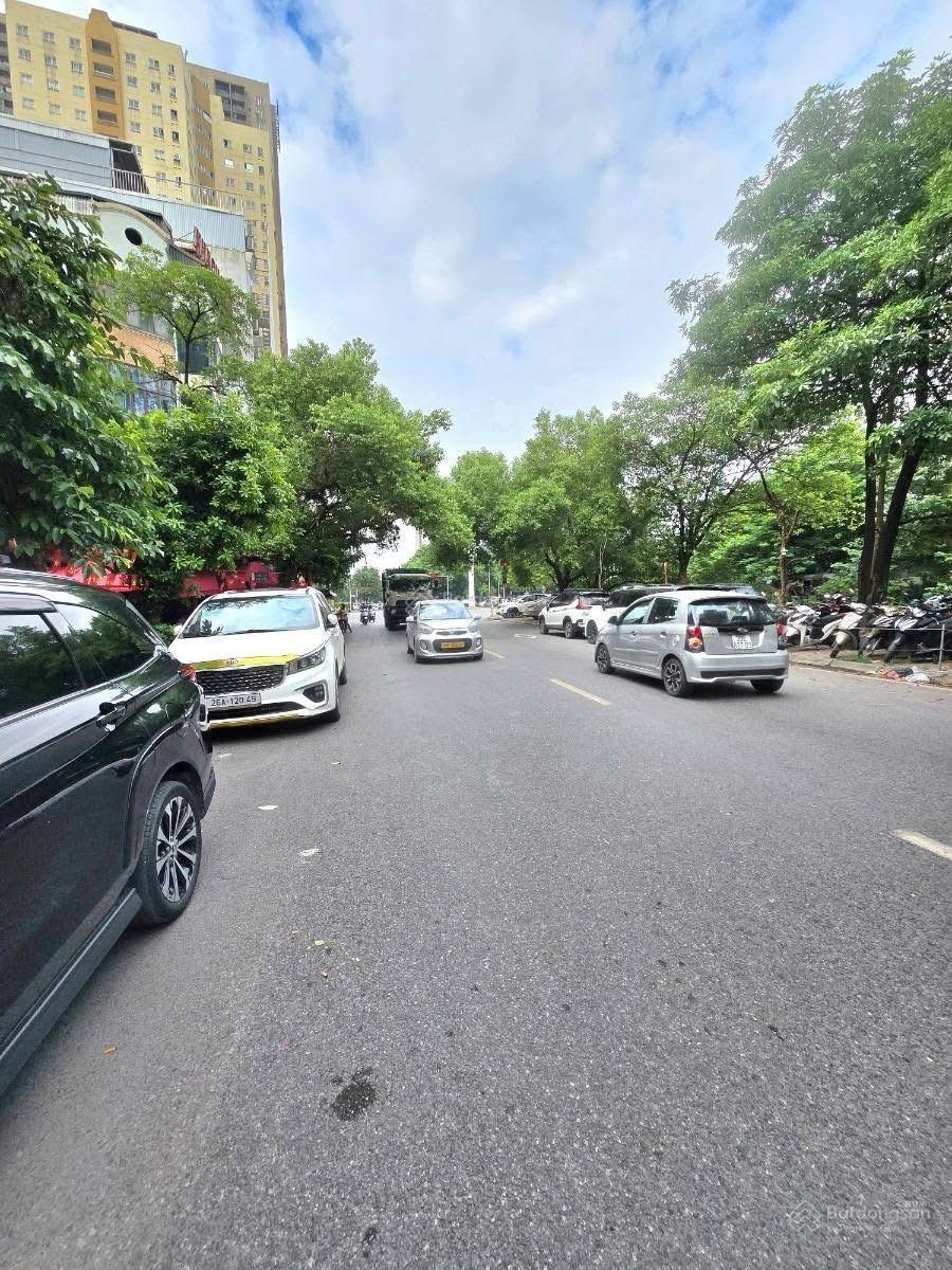 Bán toà nhà phố Trung Kính - Phân lô ô tô - 20m ra mặt phố - DT 70m2 x 7 tầng - nhỉnh 40 tỷ