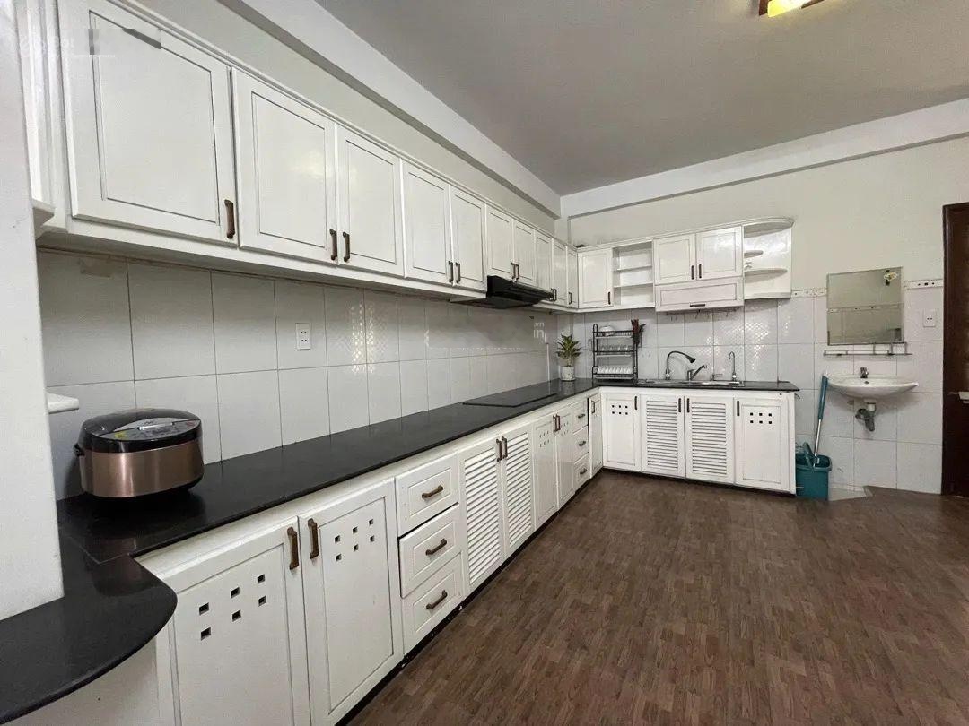 Bán nhà Ỷ Lan Nguyên Phi, ô tô đậu trong sân, vừa ở vừa kinh doanh, vừa giữ tiền, 90m2