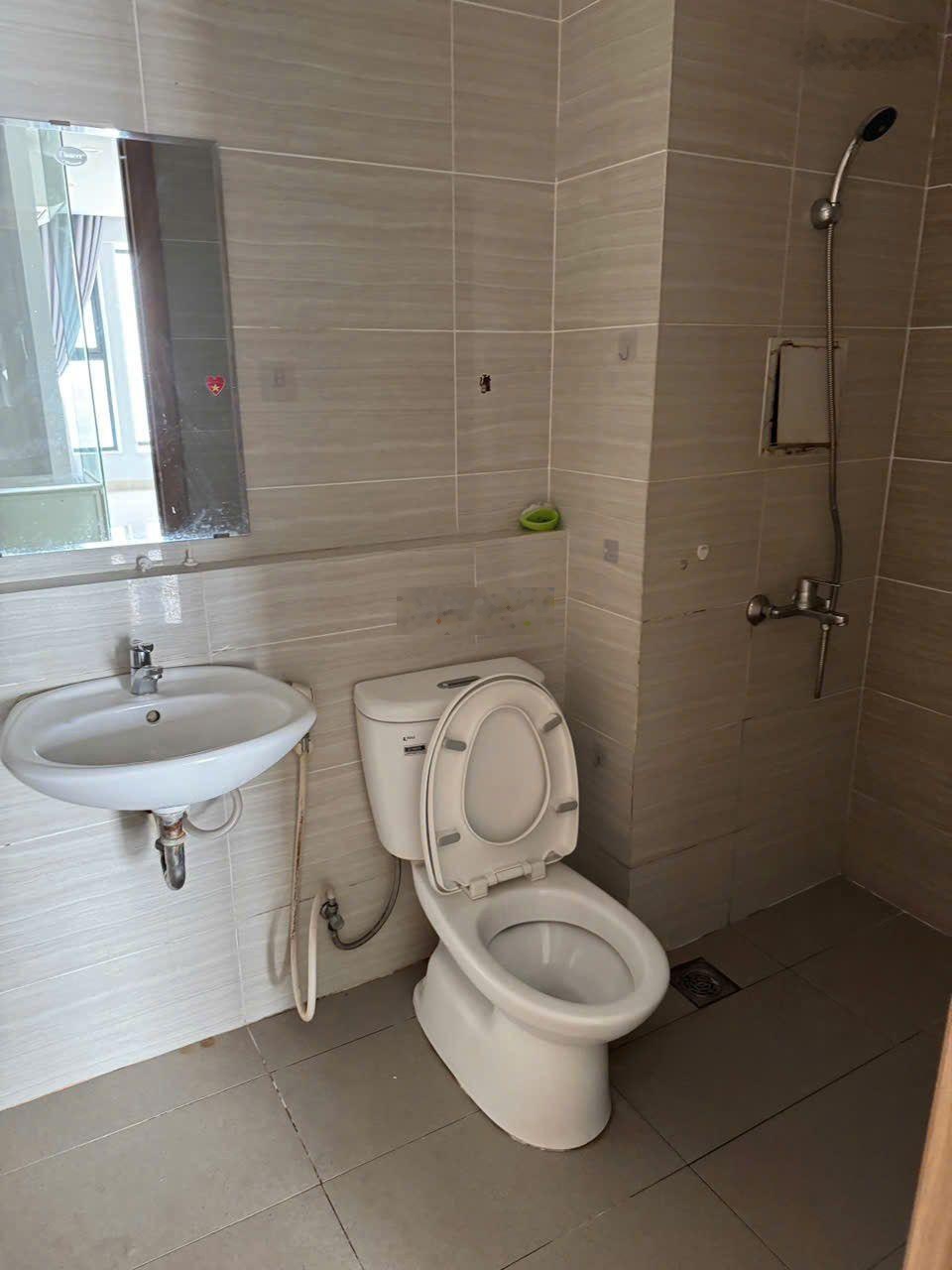 Cho thuê gấp CC 2PN, 1VS, 60m2 tại La Astoria, Q2, HCM, giá 12 triệu