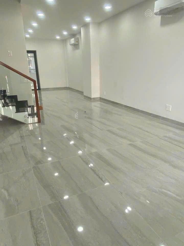 Cho thuê 1 trệt 1 lầu mặt tiền đường lớn KĐT Vạn Phúc, vị trí đẹp, phù hợp làm văn phòng