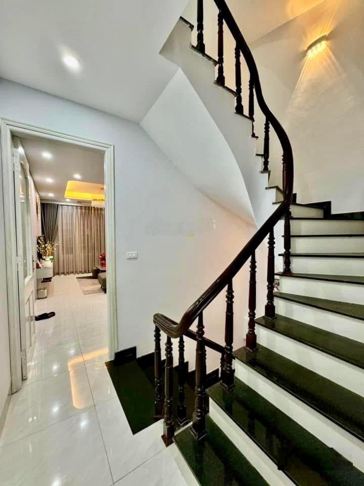 Cực hiếm! Nhà lô góc 2 mặt tiền Lương Ngọc Quyến Ha Đông 42 m .4 tầng mặt tiền 13