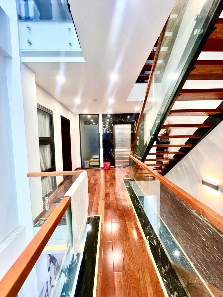 Siêu phẩm Phú Nhuận, hẻm ô tô , nhà 5 tầng BTCT, thang máy, nội thất sang trọng