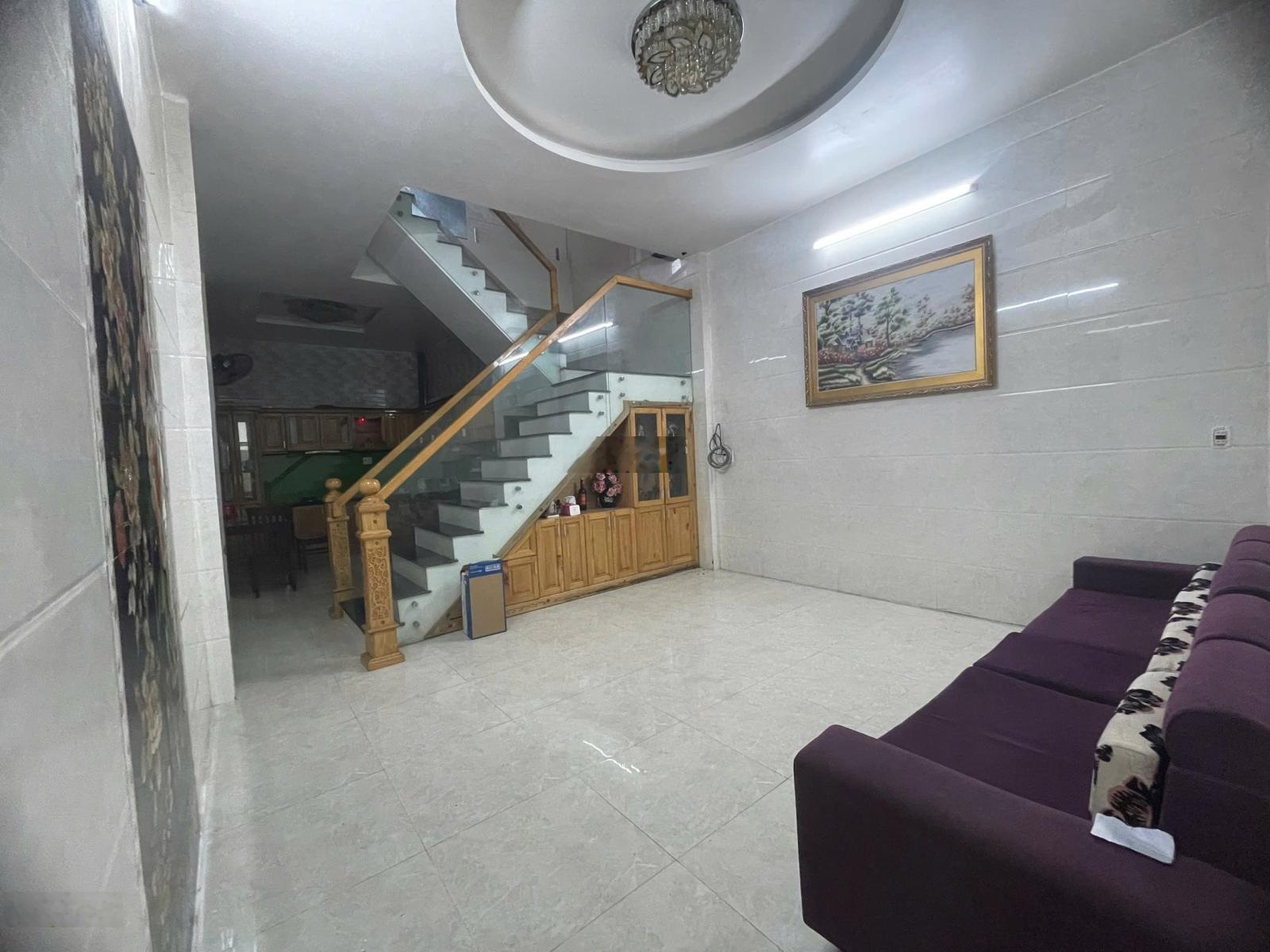 Bán nhà 3 tầng đường Đặng Thai Mai gần Nguyễn Văn Linh sầm uất, LH Tuyết