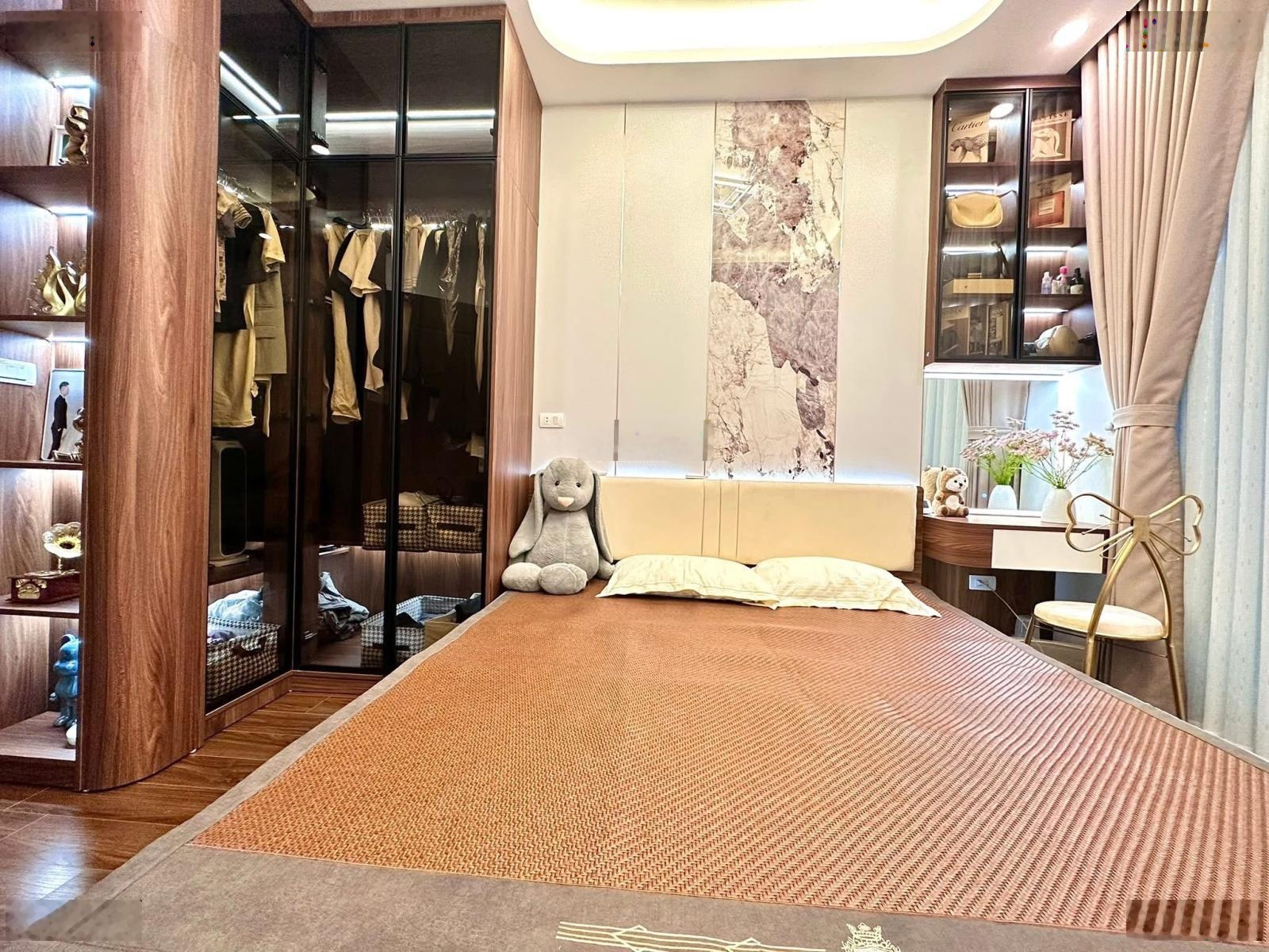 Cực ngon, bán nhà đẹp Vũ Trọng Phụng, ngõ 3.8m ô tô đỗ cạnh nhà, 2 mặt thoáng, 39m2 5 tầng