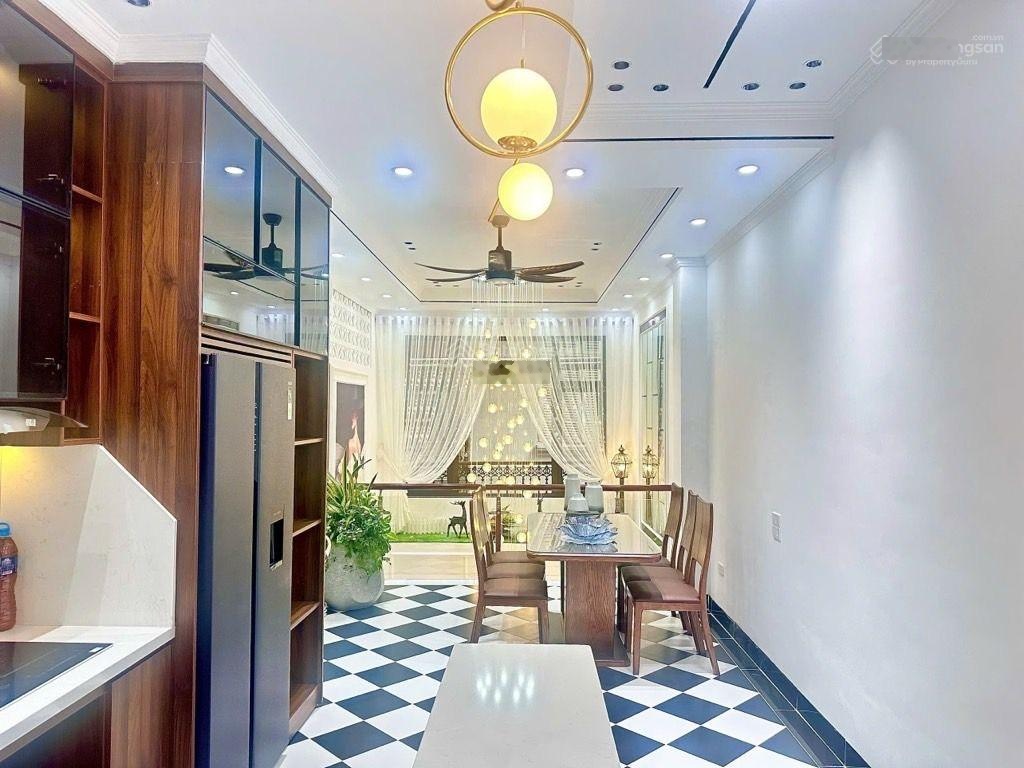 Siêu phẩm 6 tầng full nội thất phố ngọc khánh, ba đình. xây mới, thang máy, cạnh vin, giá 17,9 tỷ