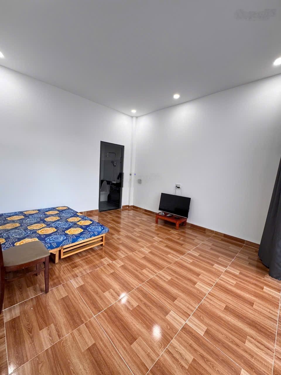 Căn nhà vườn đáng để nghỉ dưỡng duy nhất kề biển Trần Phú - Phường Nha Trang ngang 8m chỉ 6,5 tỷ