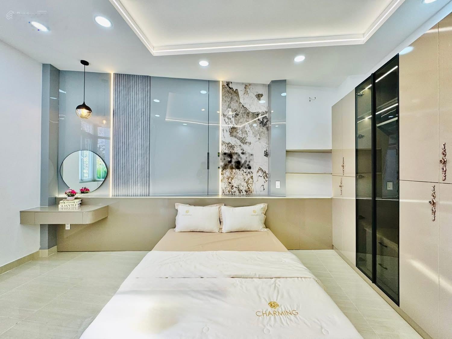 Bán gấp nhà oto đường Nguyễn Hữu Cầu, P. Tân Định, Q1 63,9m2 cho thuê 34tr gần chợ Tân Định