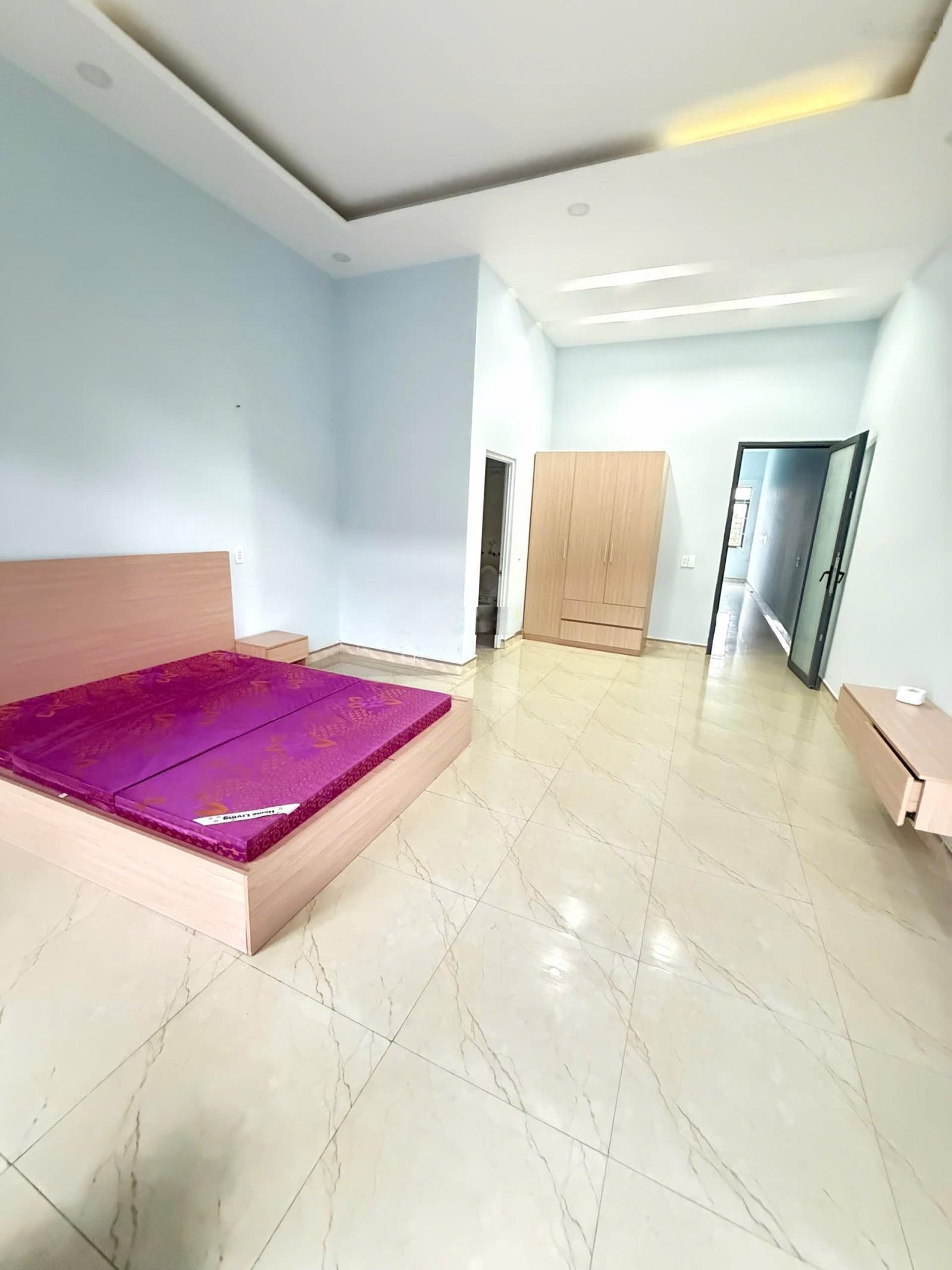 Cho thuê nhà 3 tầng đối Diện công viên Hòn Rớ 2 giá 10tr/tháng