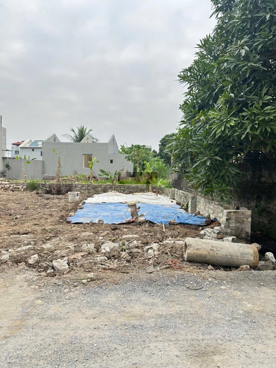 Cần bán nhanh LÔ GÓC đất thượng hồng hưng yên. Ô tô tránh gần KCN. Dt: 57m2, mt: 5.7m. Nhỉnh 1 TỶ