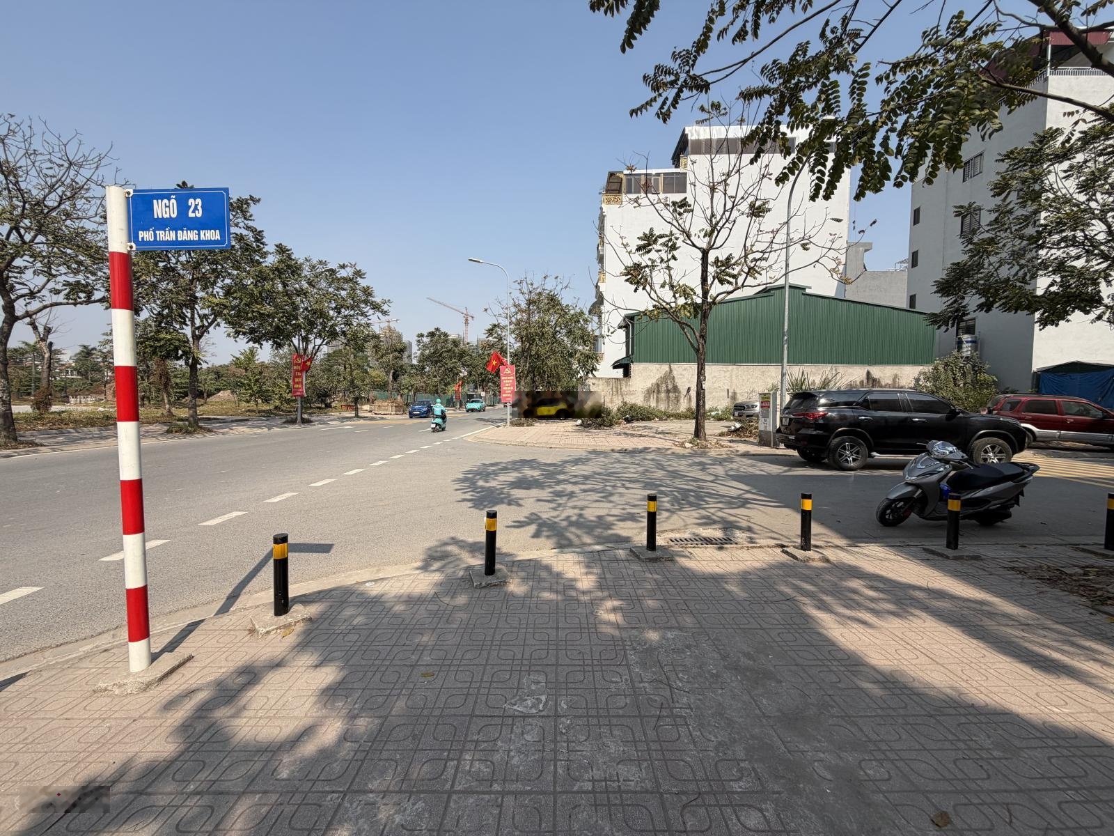 Chính chủ cần bán đất đấu giá phố trần đăng khoa - lô góc 2 mặt tiền -90m2 -mặt tiền 18m -đường 12m