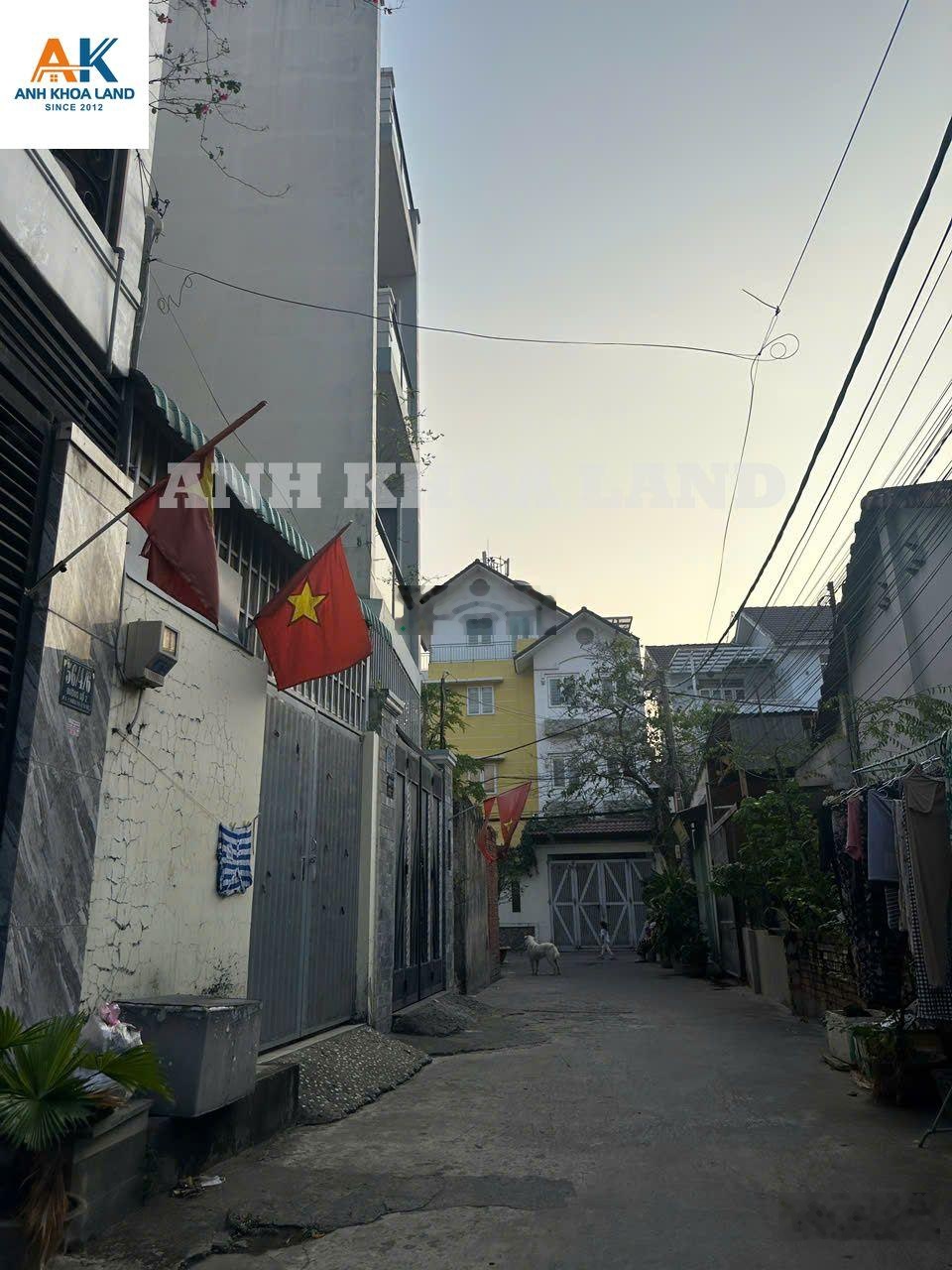 Tuyệt phẩm Trường Thọ! nhà 3 tầng tân cổ điển - nội thất gỗ xịn - hẻm xe hơi đỗ cửa