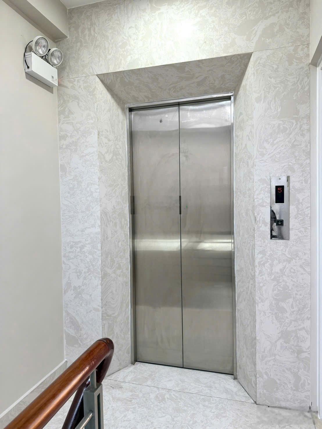 Duy nhất căn nhà bán ở phạm viết chánh 5 tầng có thang máy - mới đẹp - nội thất cao cấp