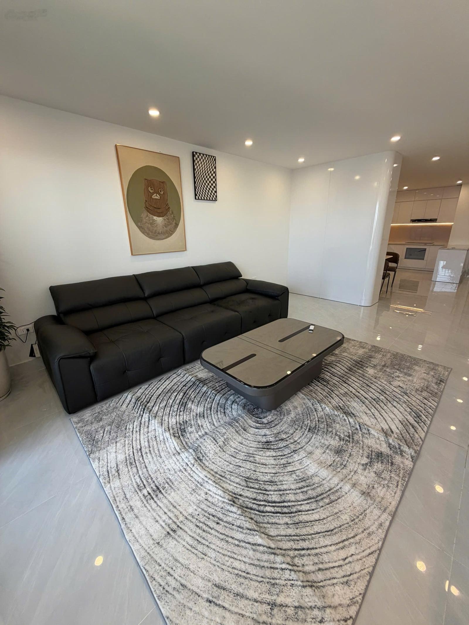 Chính chủ bán căn 94,6m2. Tầng trung, căn góc full nội thất. 2PN - 2VS. Cửa ĐB ban công TN