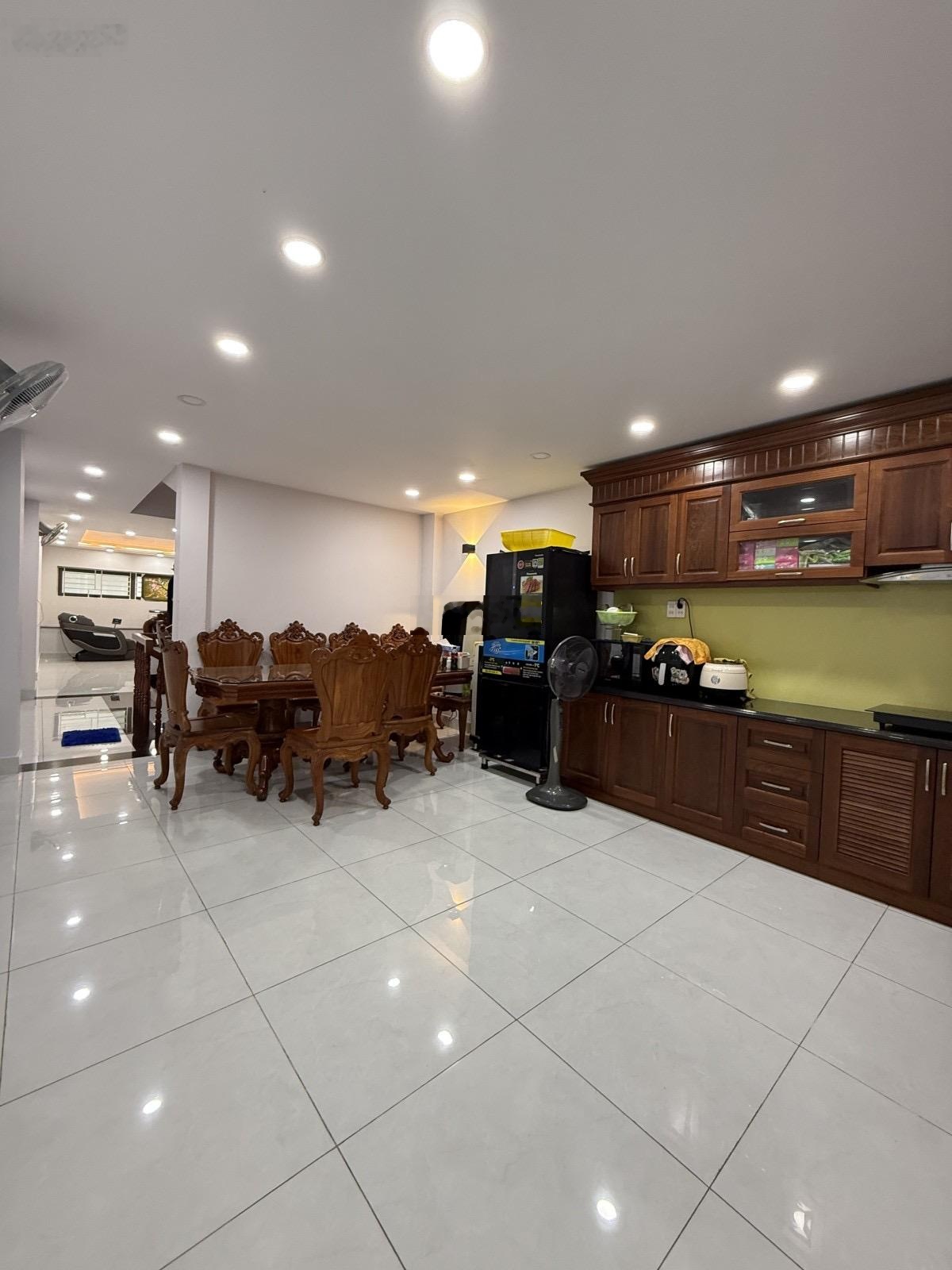 Nhà đẹp - ở ngay - đặng lộ - giáp quận 10 - 81m2 - 5tầng - 6pn - giá 14,5tỷ -lh 0949351891 mr toản