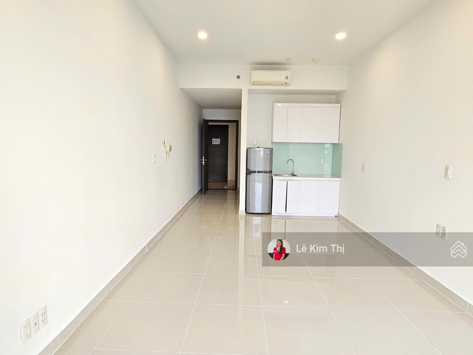 Bán căn Officetel tại Sunrise City North Quận 7, 37.2m2, giá 3 tỷ, view Đông. LH 0774944927