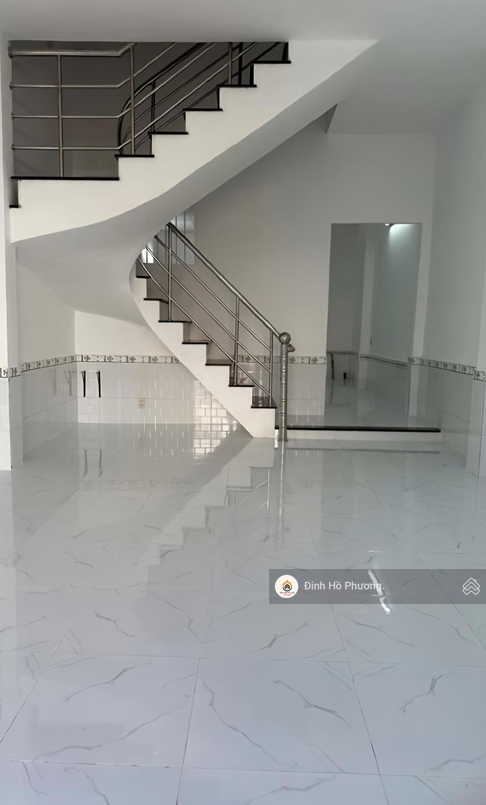 Bán nhà vuông a4 Lý Đạo Thành - hẻm xe tải đậu ngày đêm - thông qua Quận 6 Bình Phú rất tiện