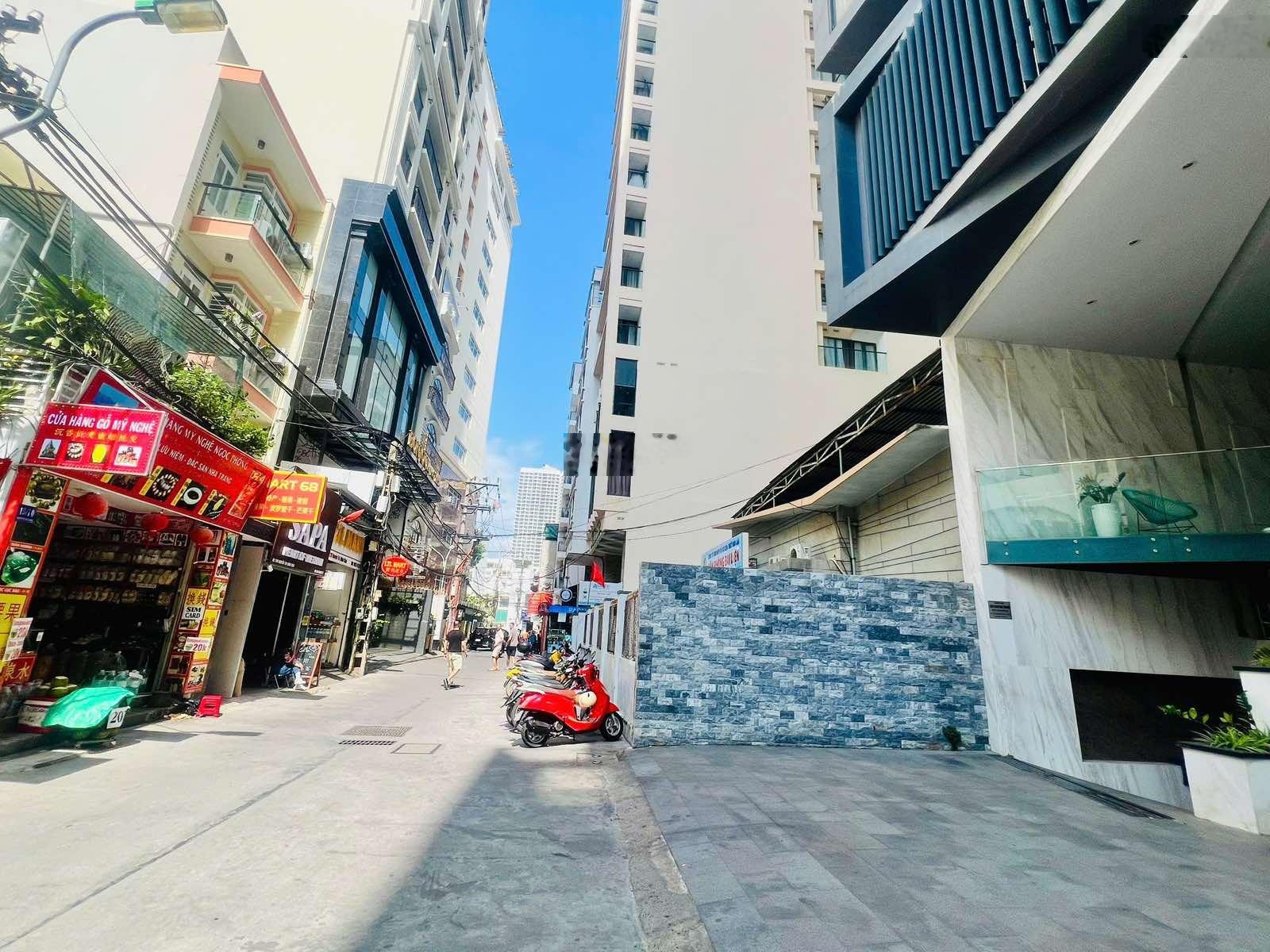 Bán đất đẹp gần biển và quảng trường. 381,8m2 ngang 14,5m chỉ 200tr/m2. hẻm 6m nguyễn thị minh khai