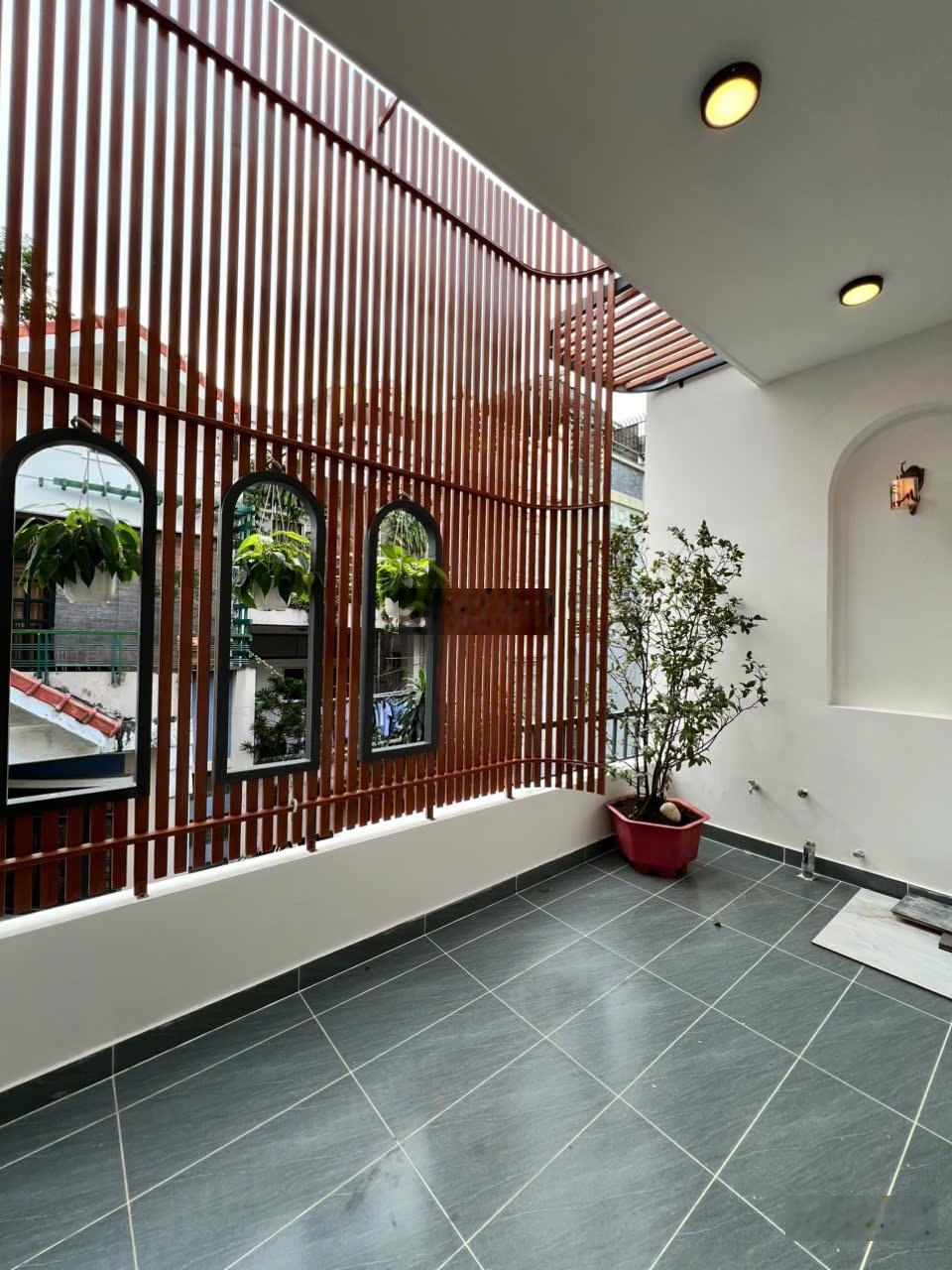 (New) giáp ĐH Bách Khoa Q. 10 - HXH 5m - siêu phẩm nhà đẹp 3 tầng - 61m2 ngang 4.4m - 4PN - 12.5 tỷ