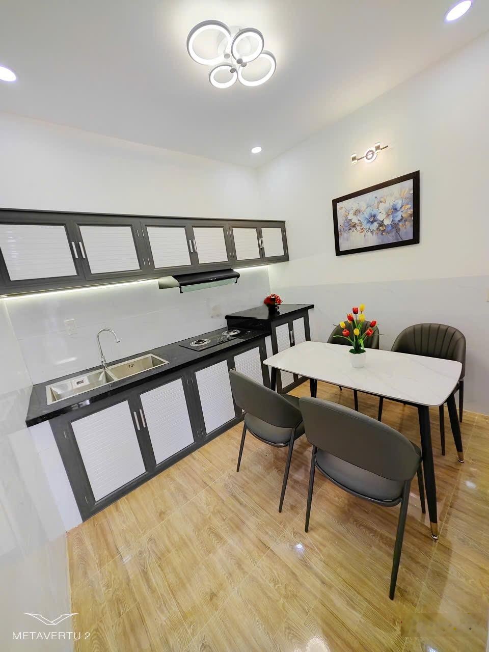 Nhà phố trung tâm mới hoàn thiện - gần đường 23/10, nha trang