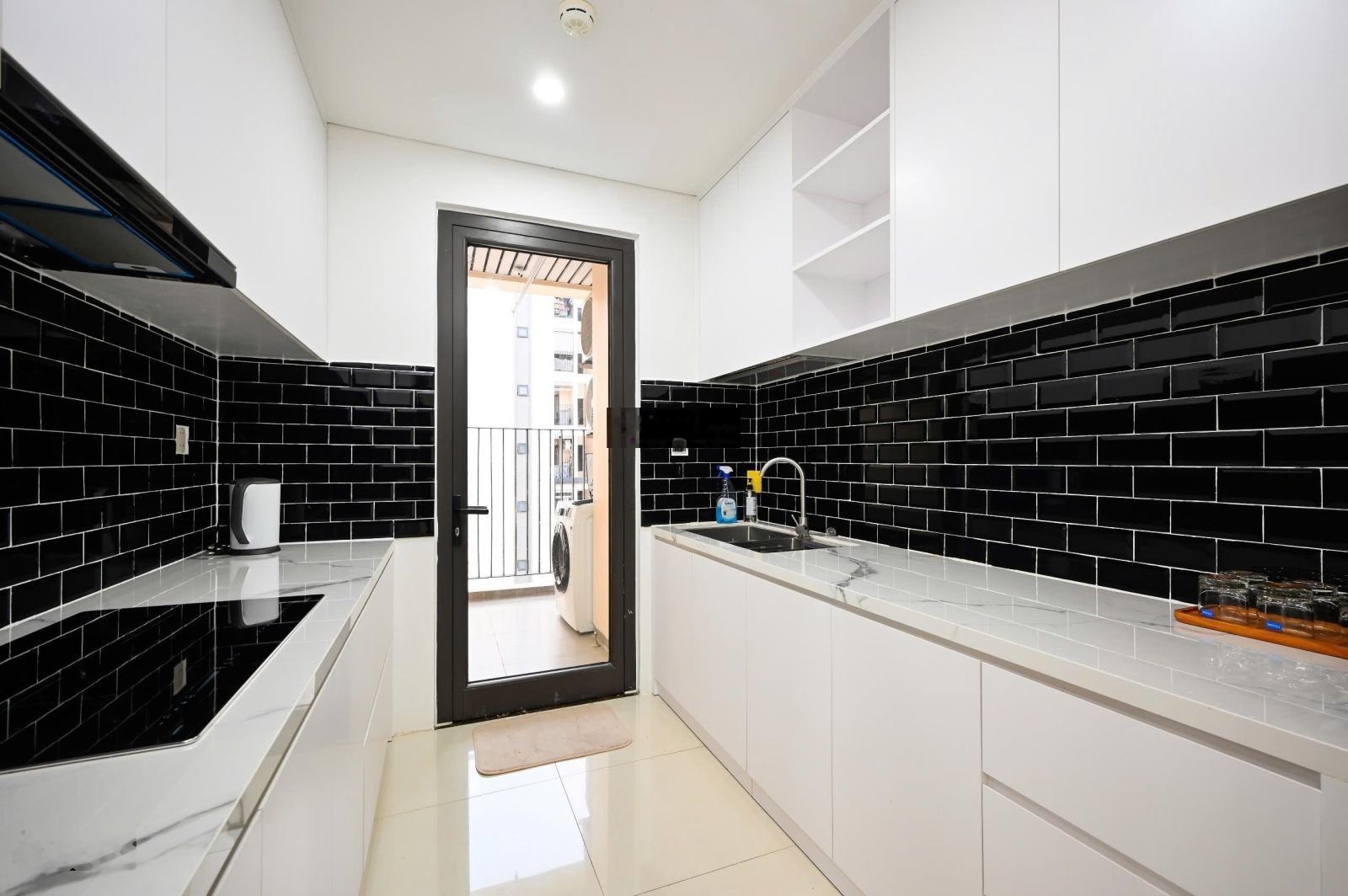 Cho thuê căn hộ 3PN, 2WC, 107m2 tại HaDo Centrosa Garden, 29 triệu VND