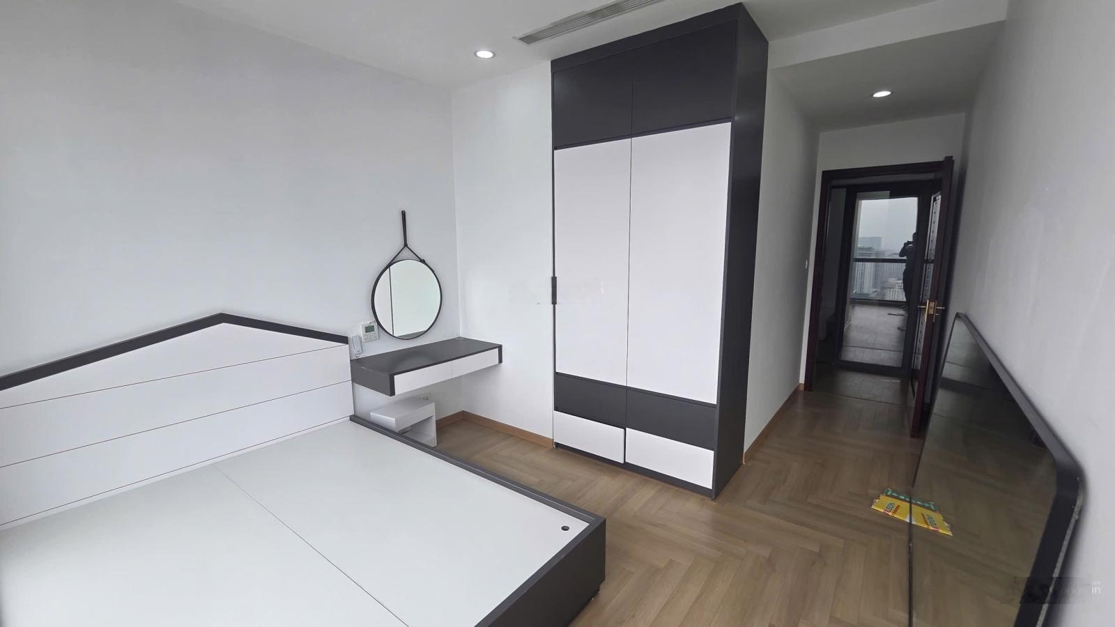 Royal City. Cho thuê 3PN - Giá 19 triệu / tháng. LH: 0946576319 em hỗ trợ thông tin 24/7 nhé