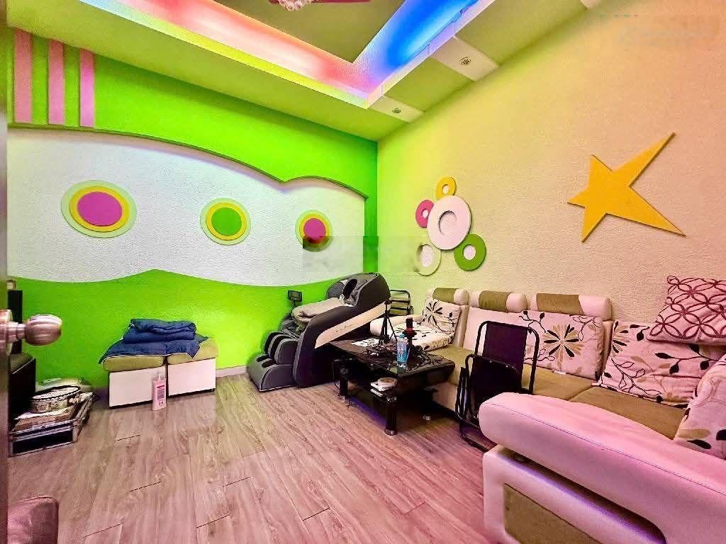 Nhỉnh 4t -40mv-có ngay nhà 3 lầu btct - hẻm thông ba gác ngay đường số tân quy