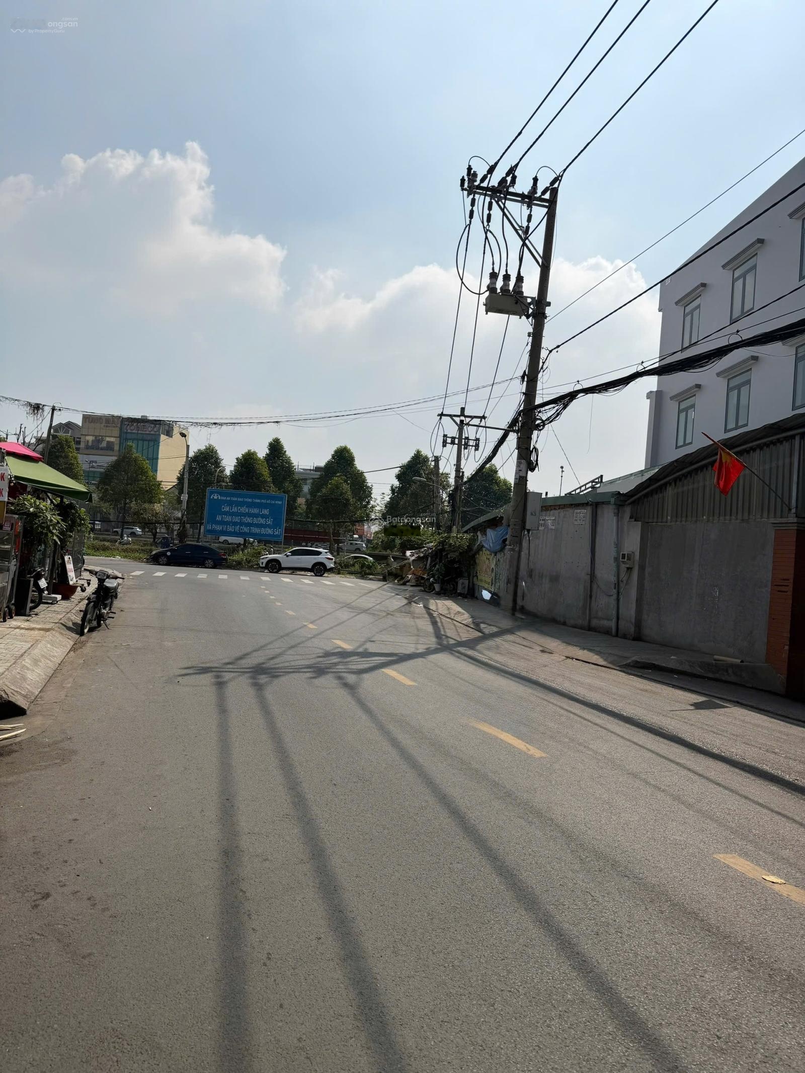 Chủ bán gấp nhà đẹp 3 tầng - hẻm ô tô đường 30 - p. linh đông - 54.4m2