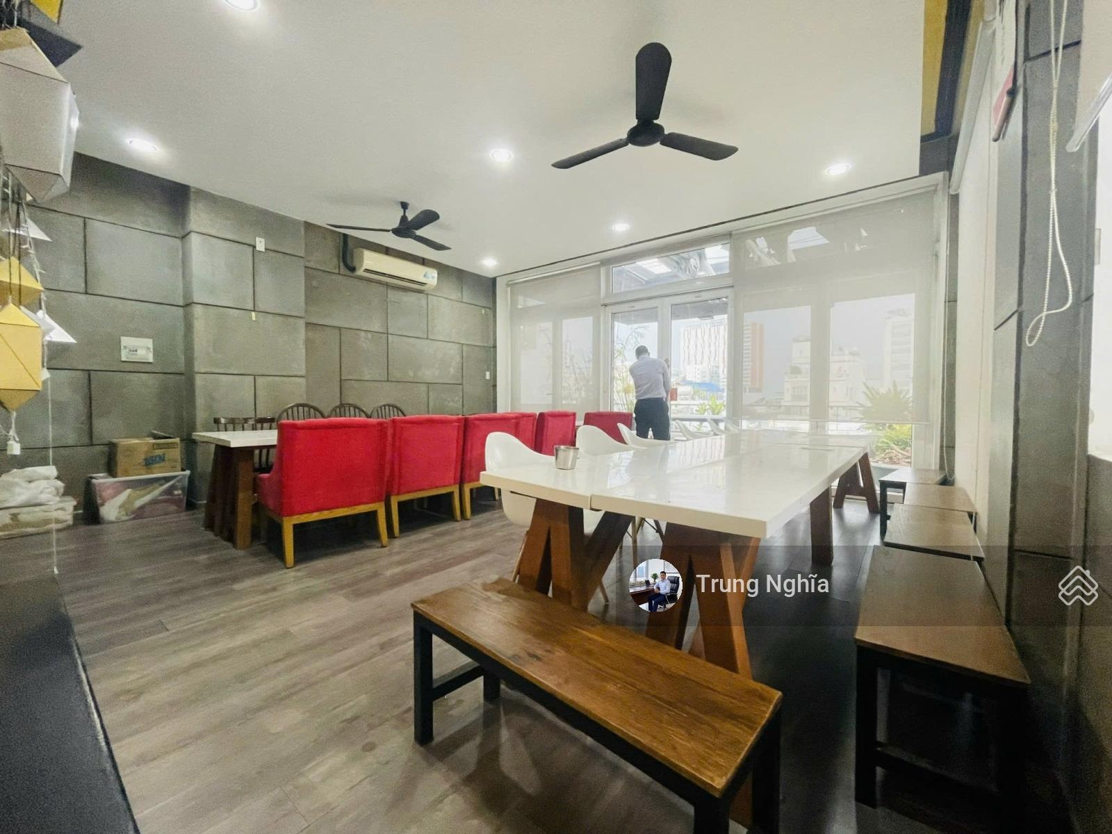 Nhà đường Sư Vạn Hạnh, diện tích: 7x20m, trệt 3 lầu cho thuê