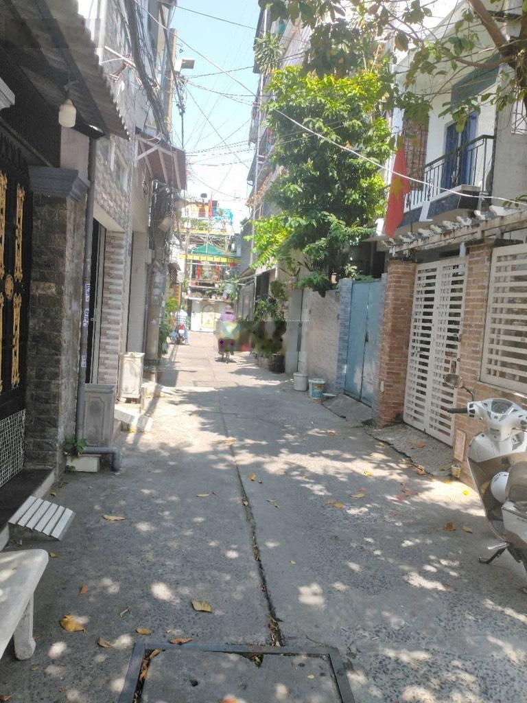 Bán đất trống đ phú thọ hoà- ngay chợ vải- 94m2- ngang 8m- chỉ 6,x tỷ