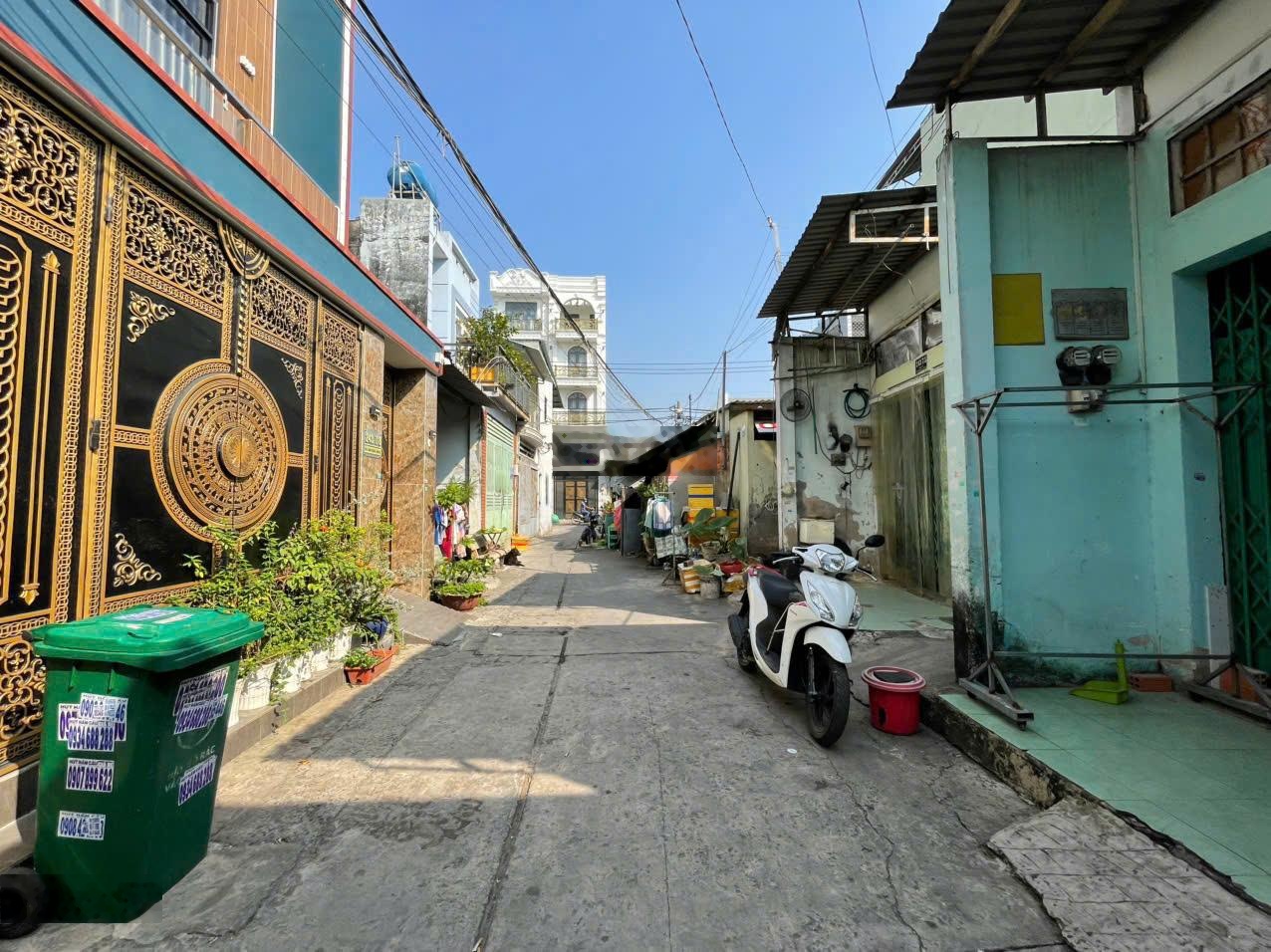 Bán nhà trọ chính chủ hẻm 243 Mã Lò, chỉ 53tr/m2 DT 8x24m 4 phòng trọ, hướng Tây tài lộc