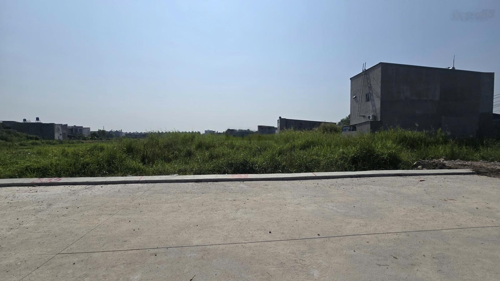 Lô đất một sẹc ngắn rạch nhà vuông bán 2,35 tỷ thương lượng