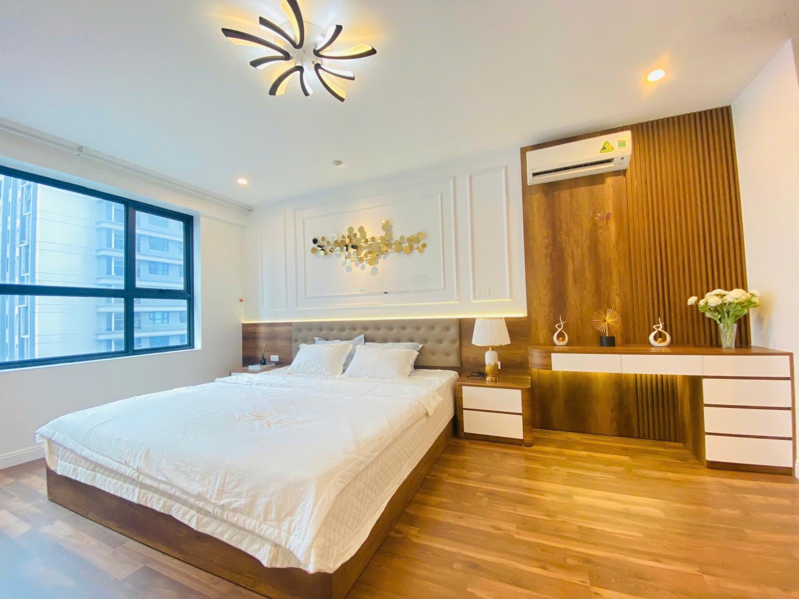 Chính chủ bán CH Green Diamond - 93 Láng Hạ 140m2 3PN - 125tr/m2 full NT, view hồ, SĐCC: O966769078